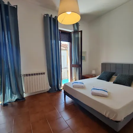 Casa Azzurra, Giardino, E Vicina Al Mare Tatil Evi