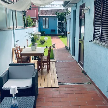 Casa Azzurra, Giardino, E Vicina Al Mare Tatil Evi *